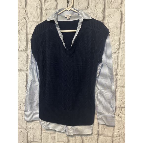 NEW Crown & Ivy Sweater Vest Shirt Small - Picture 1 of 12